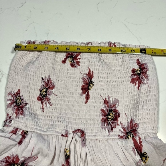 Band of Gypsies Blush Floral Smocked Romper Small - Picture 12 of 13